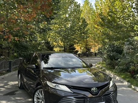 Toyota Camry, 2019 — photo 1