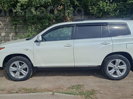 Toyota Highlander, 2012 — photo 2