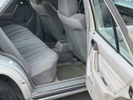 Mercedes-Benz E-Класс, 1989 — photo 10