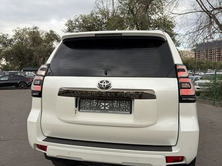 Toyota Land Cruiser Prado, 2022 — 照片 5