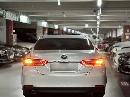 Toyota Camry, 2018 — photo 2