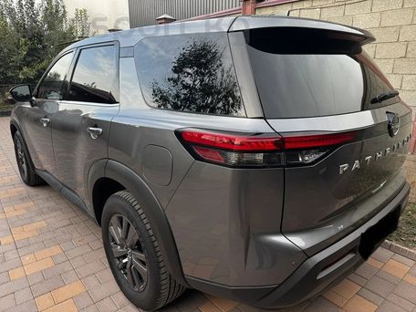 Nissan Pathfinder, 2022 — 照片 2