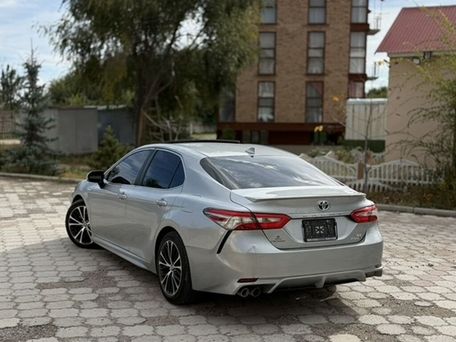 Toyota Camry, 2018 — 照片 3