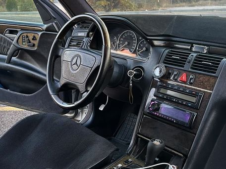 Mercedes-Benz E-Class, 1998 — photo 6