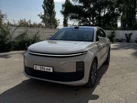 Li Auto (Lixiang) L6, 2025