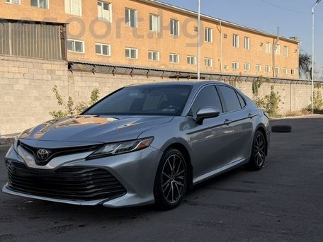 Toyota Camry, 2018 — 照片 2