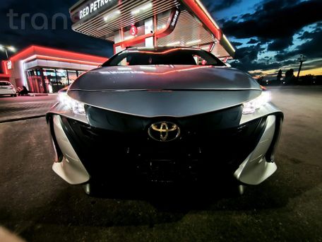 Toyota Prius, 2018 — фото 1