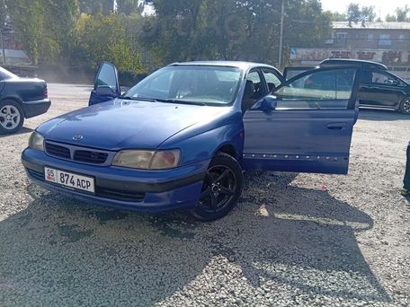 Toyota Carina E, 1997 — 照片 1