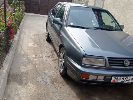 Volkswagen Vento, 1996 — 照片 3
