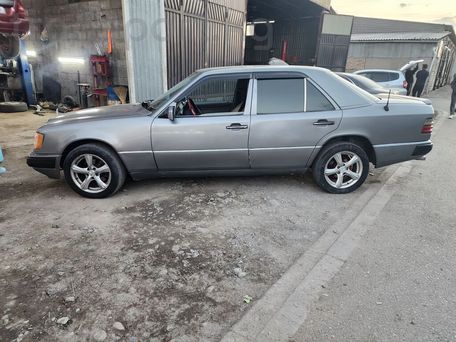 Mercedes-Benz E-Класс, 1992 — сүрөт 5