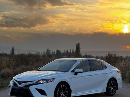 Toyota Camry, 2017 — фото 1