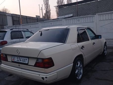Mercedes-Benz W124, 1990 — фото 4