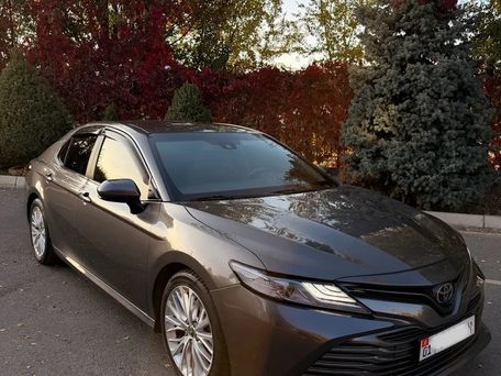 Toyota Camry, 2018 — 照片 1