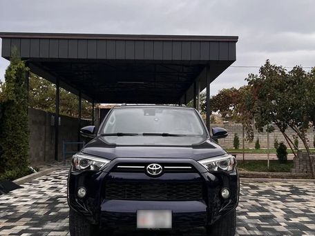 Toyota 4Runner, 2020 — фото 1