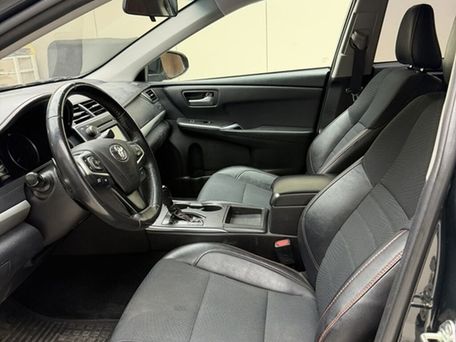 Toyota Camry, 2017 — 照片 8