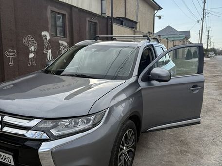 Mitsubishi Outlander, 2017 — фото 1