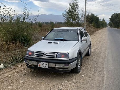 Volkswagen Vento, 1993