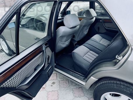 Mercedes-Benz W124, 1989 — фото 13