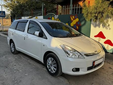 Toyota Wish, 2003 — photo 1