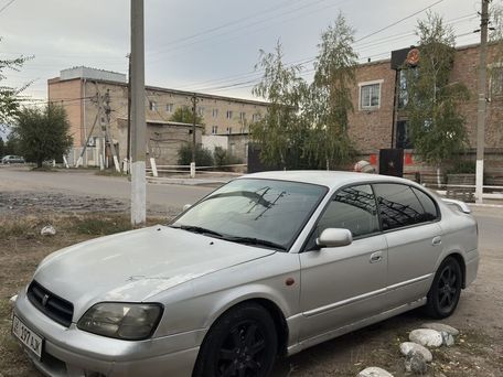 Subaru Legacy, 2001 — 照片 1