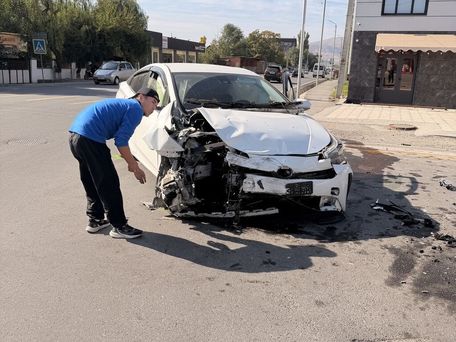 Toyota Prius, 2019 — photo 1