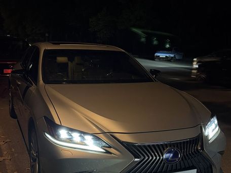 Lexus ES, 2018 — 照片 1
