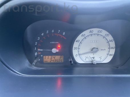 Toyota Ist, 2003 — photo 10