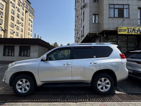 Toyota Land Cruiser Prado, 2011 — фото 2