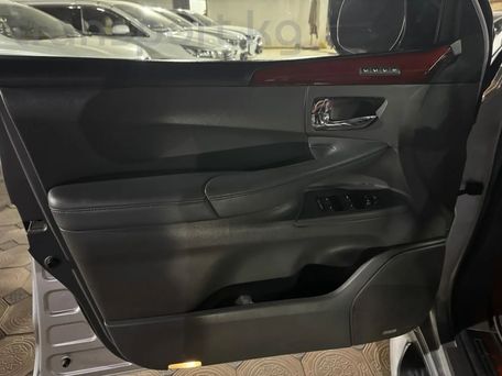 Lexus LX, 2008 — photo 11