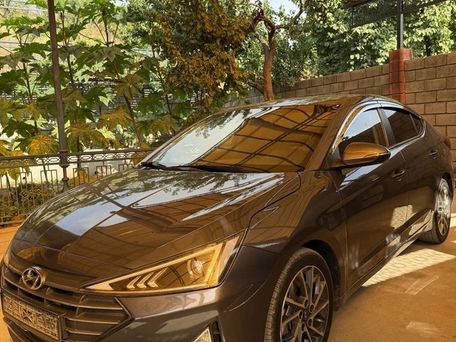 Hyundai Avante, 2019 — 照片 1