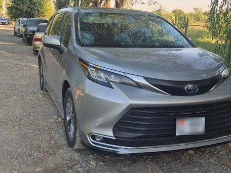 Toyota Sienna, 2021 — photo 1