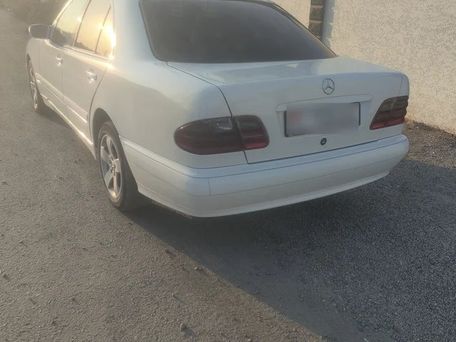 Mercedes-Benz E-Класс, 2000 — 照片 4