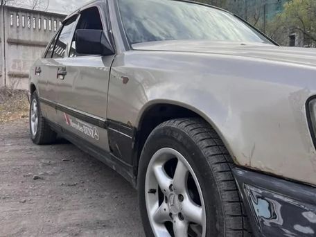 Mercedes-Benz W124, 1988 — сүрөт 3