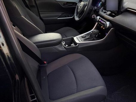Toyota RAV4, 2018 — фото 10