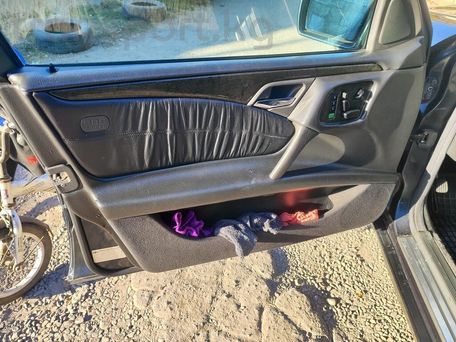 Mercedes-Benz E-Class, 1997 — photo 16