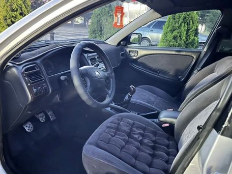 Toyota Avensis, 2002 — 照片 3