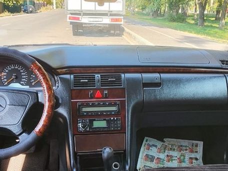 Mercedes-Benz E-Класс, 1996 — 照片 10