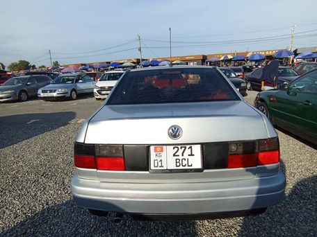 Volkswagen Vento, 1996 — 照片 1