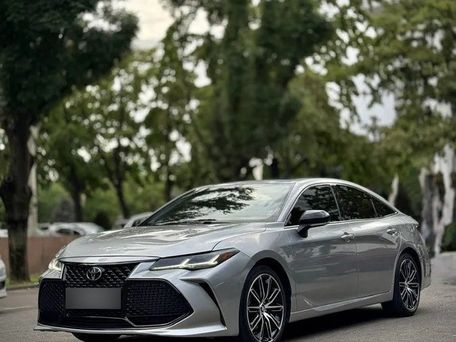 Toyota Avalon, 2018 — фото 2
