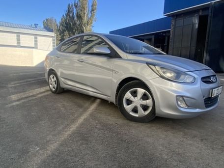 Hyundai Solaris, 2012 — сүрөт 2