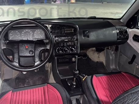 Volkswagen Passat, 1990 — 照片 4