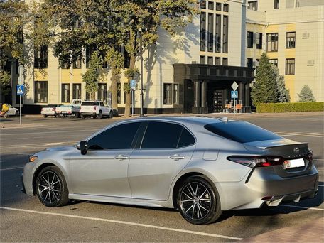 Toyota Camry, 2021 — фото 4