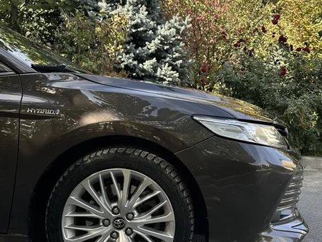 Toyota Camry, 2019 — photo 2