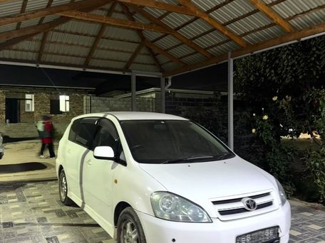 Toyota Ipsum, 2002 — photo 1