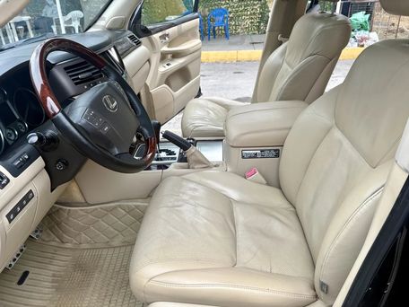 Lexus LX, 2010 — photo 10