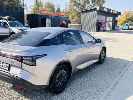 Toyota bZ3, 2023 — 照片 16