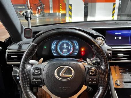Lexus IS, 2018 — photo 7