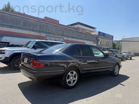 Mercedes-Benz E-Класс, 2002 — 照片 1