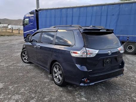 Toyota Sienna, 2018 — 照片 2