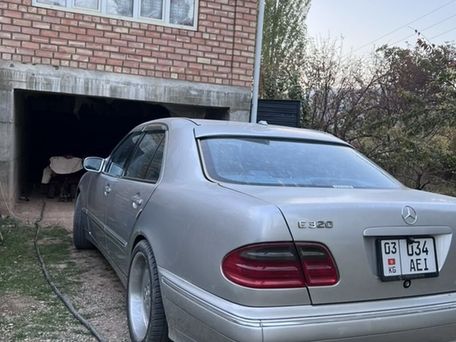 Mercedes-Benz E-Class, 2001 — photo 2